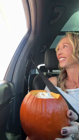 Thank you to the @Starbucks workers for getting so excited! 🎃#starbucks #pumpkincoffee #motherdaughter #drivethru #fyp 