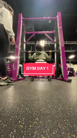 Day 1 at the gym and I won’t be back bc wtf was that😅 but hey we all gotta start somewhere I guess ☠️ #GymTok #gymfail #gymhumor #relatable 