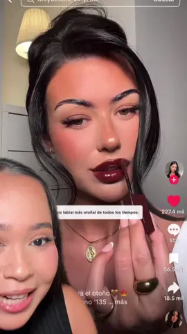 Dicen que este labial es perfecto para el otoño 😳 me asusta pero me gusta jaja que opinannn? #labial #labiosperfectos #lipcombo #maquillaje #makeuphacks 