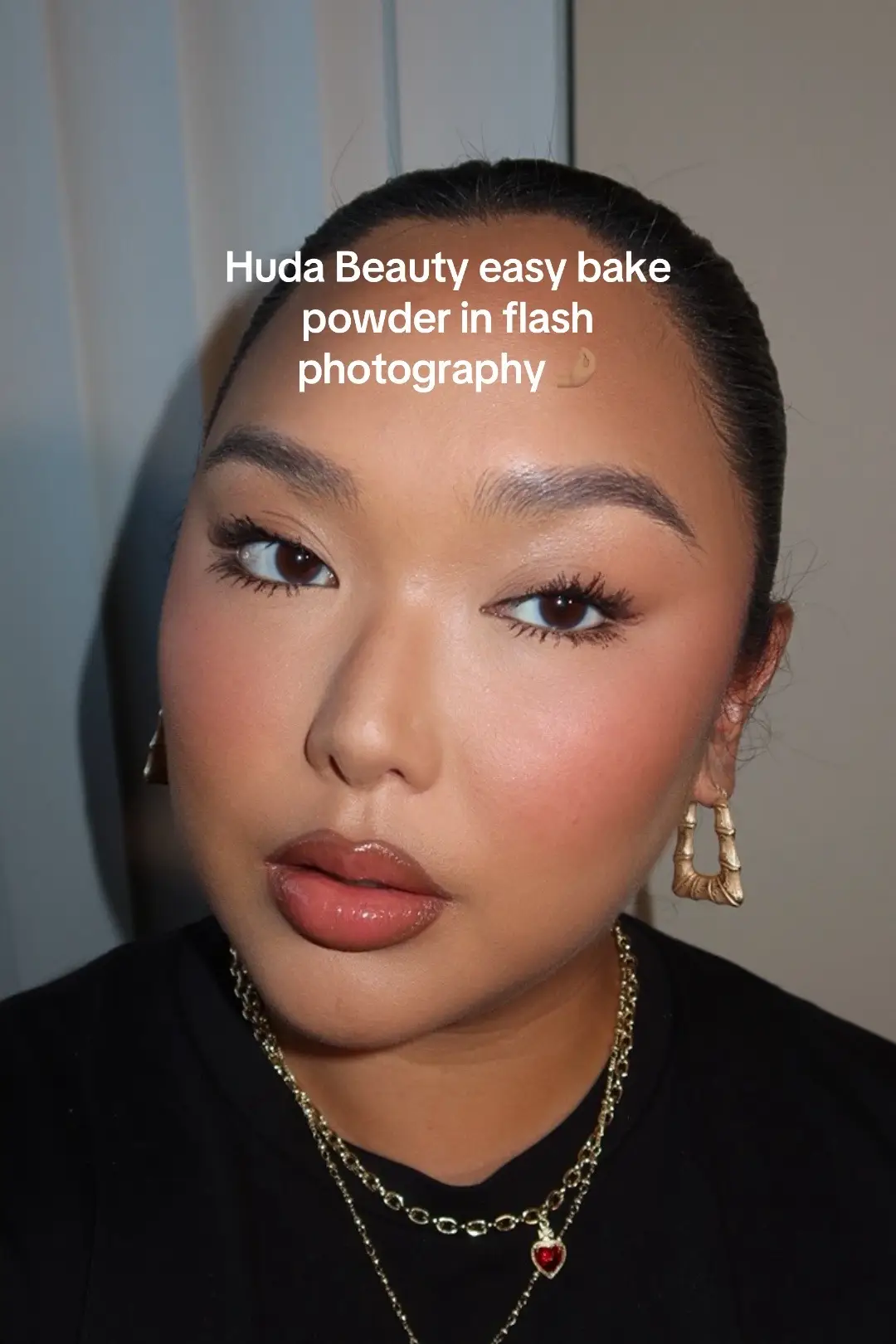 @Huda Beauty powders are my absolute fave. The best powder ever.  #hudabeauty #hudabeautyeasybake #loosepowder 