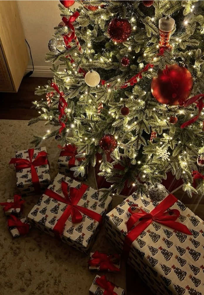 almost there to the best time of year!  #christmas #christmastok #fyp #aesthetic #pinterest 