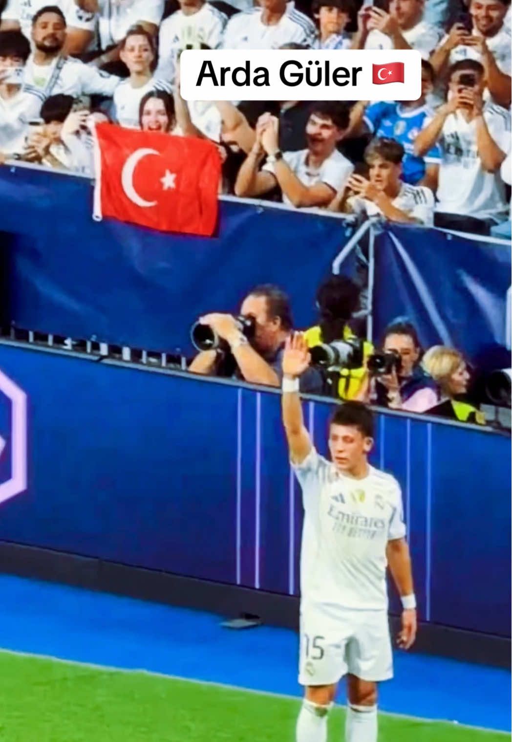 A Turkish flag was unfurled behind Arda Güler during the Real Madrid vs Juventus match.  A group of supporters unfurled a Turkish flag during the Champions League match between Real Madrid and Juventus at the Santiago Bernabeu. The supporters, who displayed the Turkish flag in the stands during each corner kick taken by Arda Güler, subsequently withdrew the flag. Real Madrid star Arda Güler and Juventus' 20-year-old captain Kenan Yıldız started the match in the first 11. #ardagüler #realmadrid #Turkishflag #juventus #championsleague