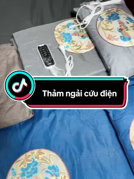 Thư giãn như ở spa ngay tại nhà với thảm điện ngải cứu 🌿💆‍♀️ Tỏa nhiệt ấm sâu, giảm đau nhức, đuổi lạnh, ngủ ngon hơn mỗi tối 😍 Dưỡng sinh Đông Y chuẩn bài – tiện lợi, an toàn, cực chill luôn nha! 🔥 Hàng hot tại Kho Hàng Spa HanHan, chốt đơn nhanh kẻo hết! #ThảmNgảiCứuĐiện #DưỡngSinhĐôngY #KhoHangSpaHanHan #ThiếtBịSpa #ThưGiãnTạiNhà 