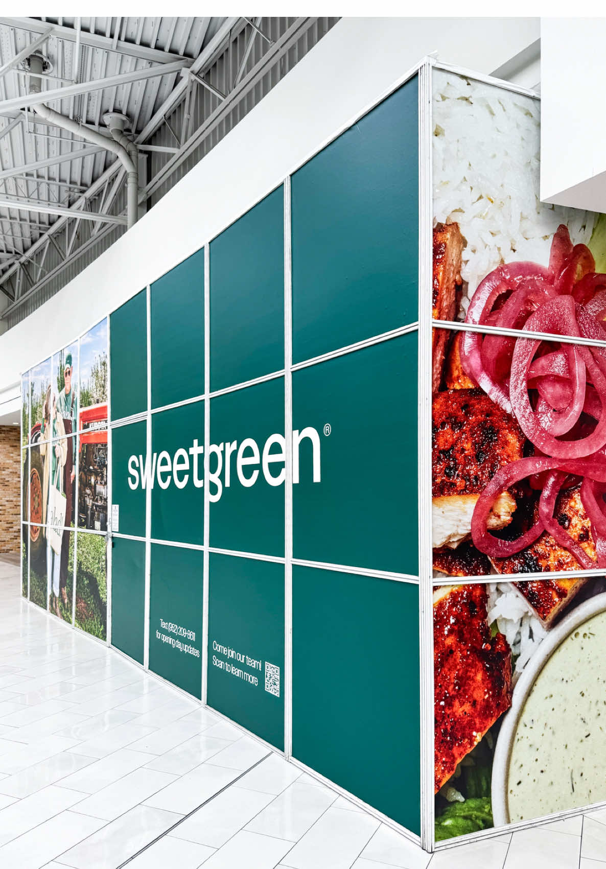 Something fresh is sprouting at Mall of America 🌱 @sweetgreen is coming soon! Get ready for crave-worthy salads, bowls + warm plates made fresh and full of flavor! 🥕🥗✨ 📍Opening next spring on Level 3, North #sweetgreen #mallofamerica #Foodie 