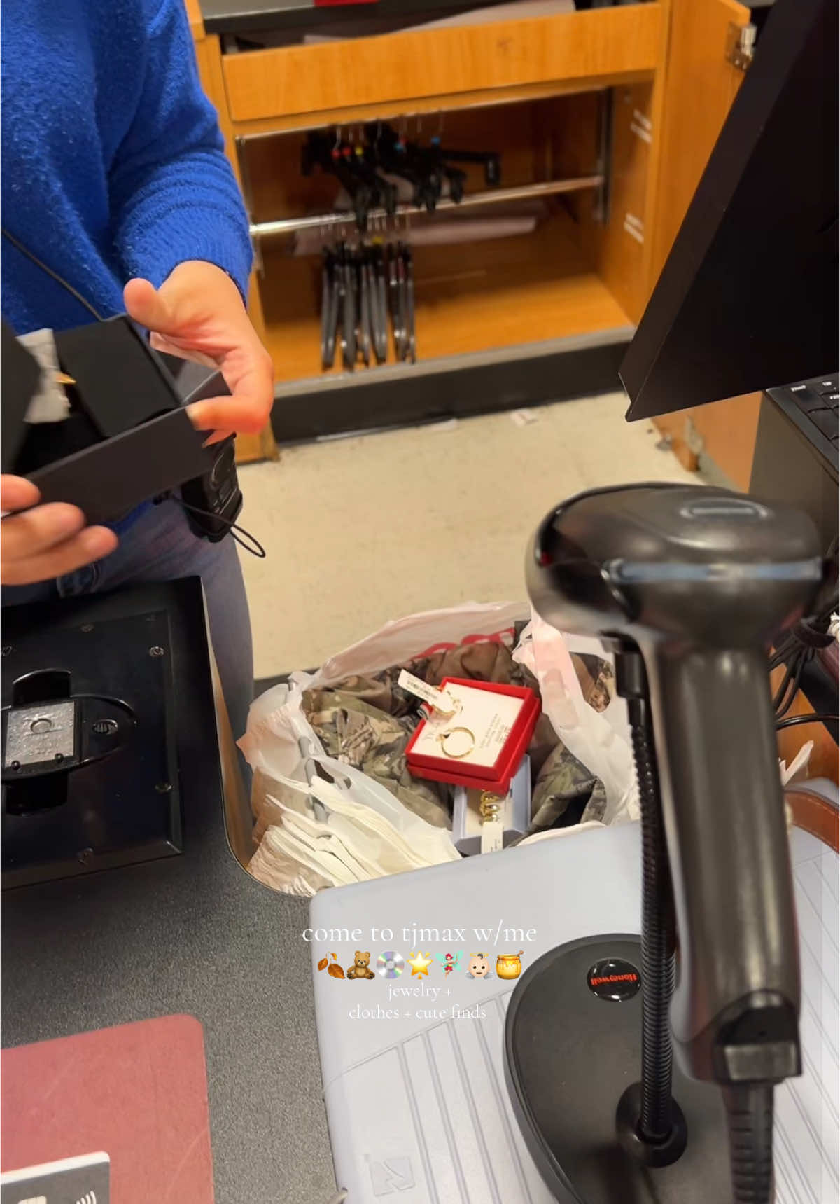 no cause tjmax jewelry will never disappoint, you’ll will find me there all the time 😫 and the jacket I LOVE #tjmaxx #tjmaxxshopping #shopping #shoppingaddict #tjmaxxfinds #shopwithme #fall #falloutfits 