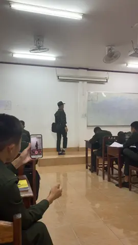 ຕົວແມ່ມາເປັນທະຫານ🤭#tiktok #ฟีดดดシ 