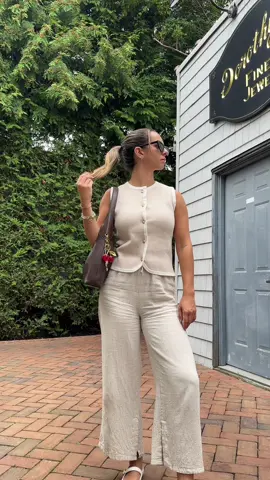 Sometimes I love a good matching neutral outfit and got so many compliments on this one! 🤍  #ootdinspo #outfitoftheday #outfitidea #neutraloutfit #neutralstyle #outfitcheck #workoutfits #officeoutfit #ugccontentcreator #microinfluencer #smallcontentcreators #CapCut 