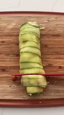 cucumber and hummus sushi  #snack 