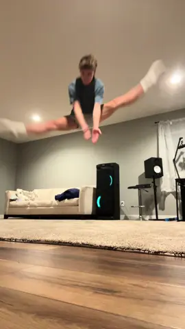 and pose #dance #dancer #insideout #boyyouturnme #dancing 