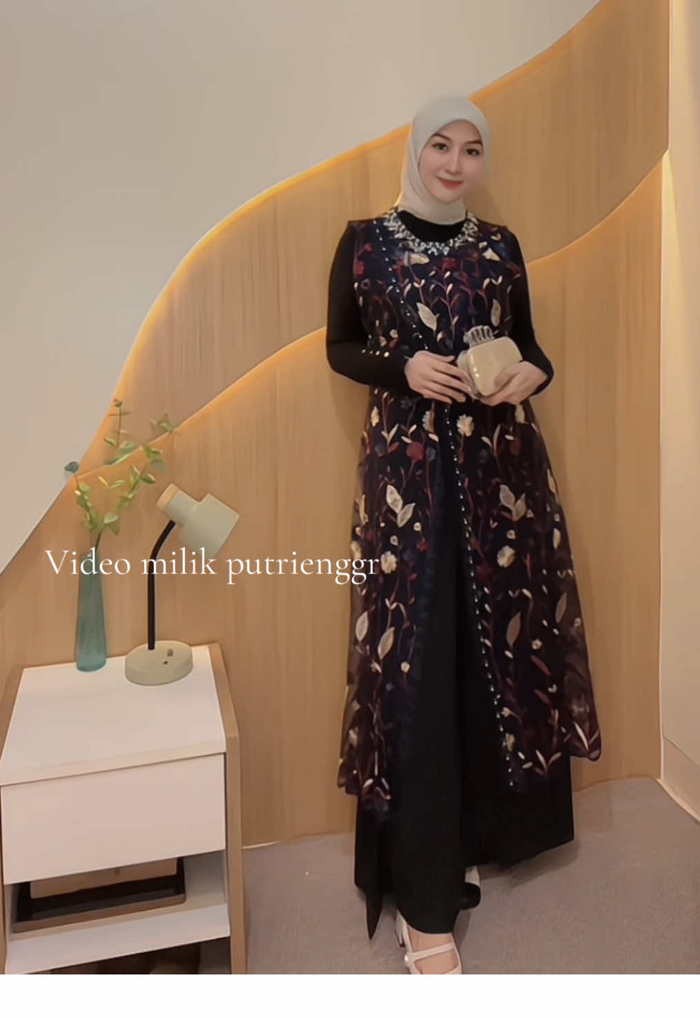 Vest outer tile cantik  💙💙🖤🖤 #fyppppppppppppppppppppppp #hijabinspiration❣️ #ootdhijab #outer #hijab 