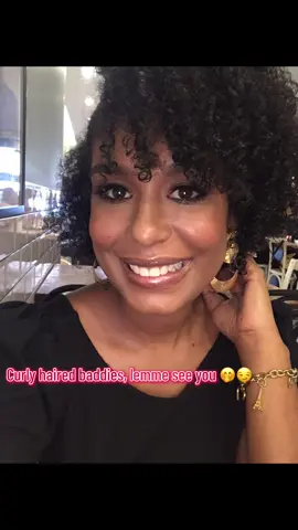 Curly haired besties lemme see you beautiful hair. 