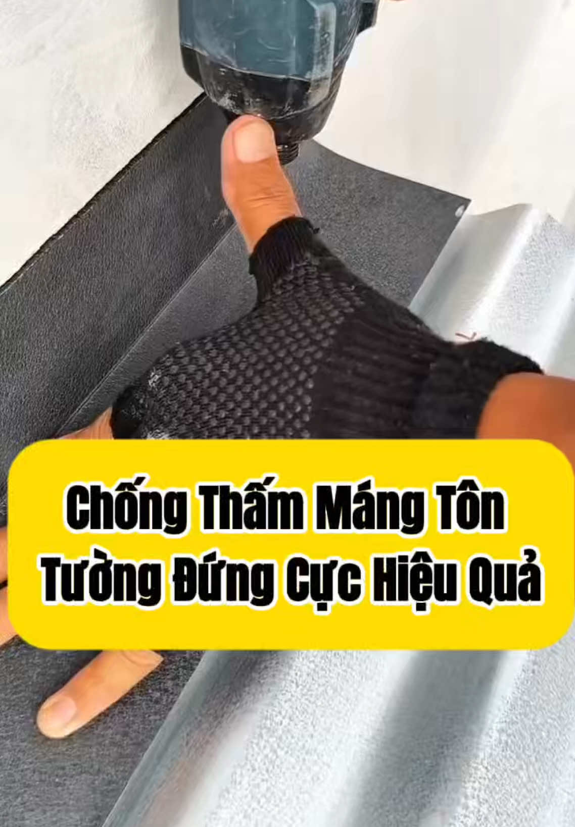Chống Thấm Tường Giáp Ranh Mái Tôn Cực Kỳ Hay AE Lên Áp Dụng #Siêuthichongthambaolinh #chongtham #sonnuoc #thạchcao #xaydung 