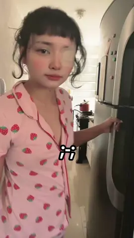 AQUI ESTA O VIDEO DA @Lala LIMPANDO A GELADEIRA!! como muitos dizem q ela não faz nada, e que ela é 