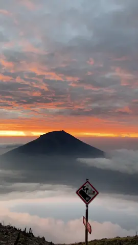 #sunrise #sindoro3153mdpl #sindoro #sindoroviakledung #foryoupage 