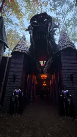 But what if I don’t want to wake up from this dream?  #hauntedoverload #halloweentok #besthauntedhouses #hauntedtrail 