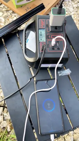 Maliit na solar generator pero malakas! 😍❤️ #portablesolargenerator #solarenergy #fyy #campingtools #alwaysreadykit 