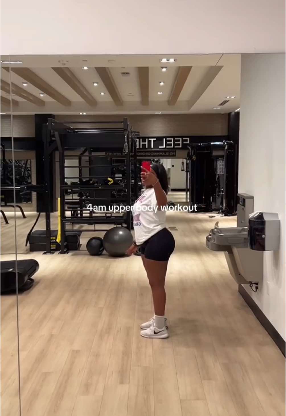 a 4am upper body workout for every baddie but especially the busy ones✨💪🏾📸 #4am #4amclub #earlymorning #workout #upperbodyworkouts #morningworkout 