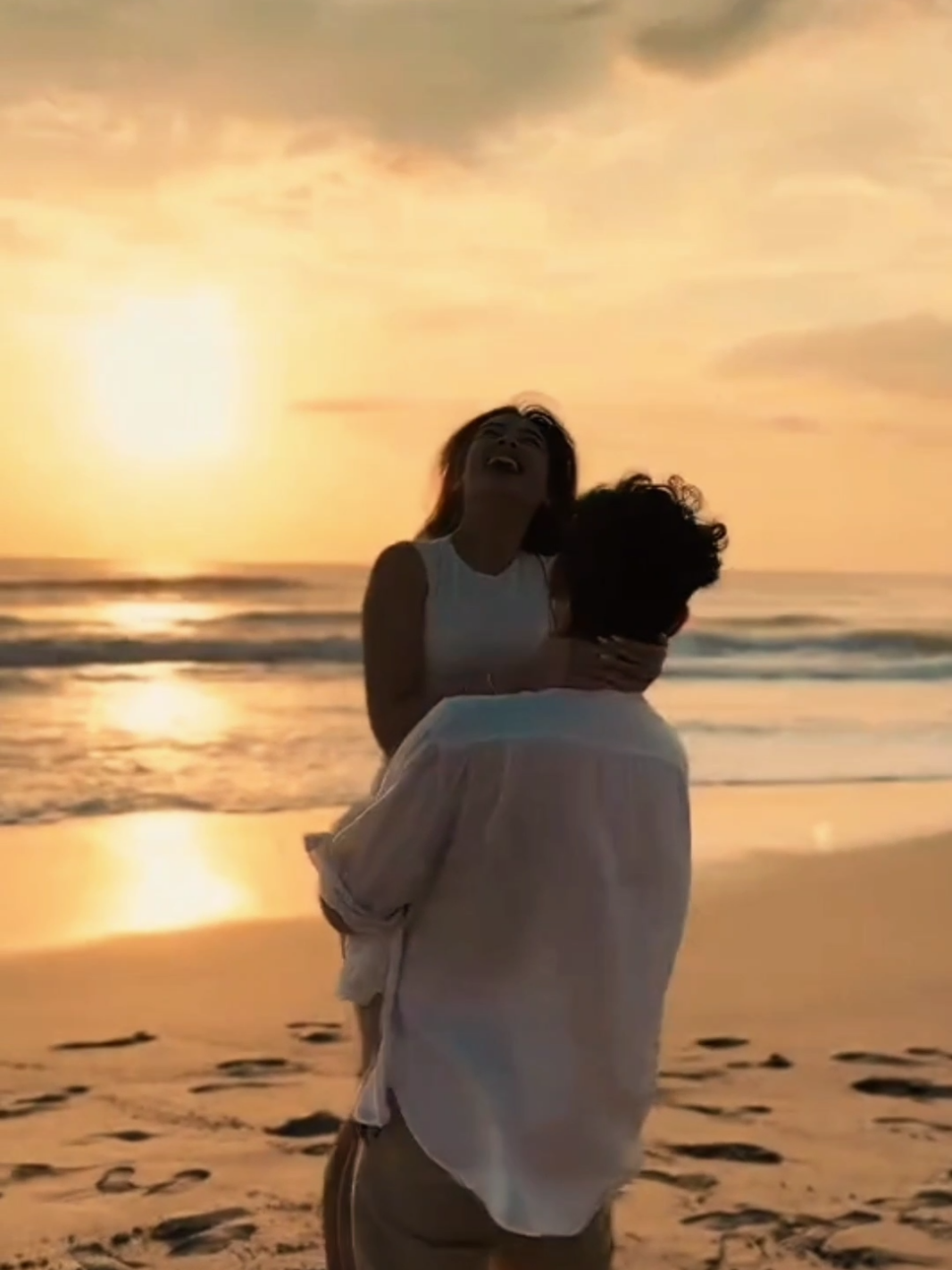 Masih gak bisa move on sama scene ini, harqeel with india song vibes nya bener² indah banget #harqeeljadian #aqeelacalista #harryvaughan  #harqeeldipantai #foryou 