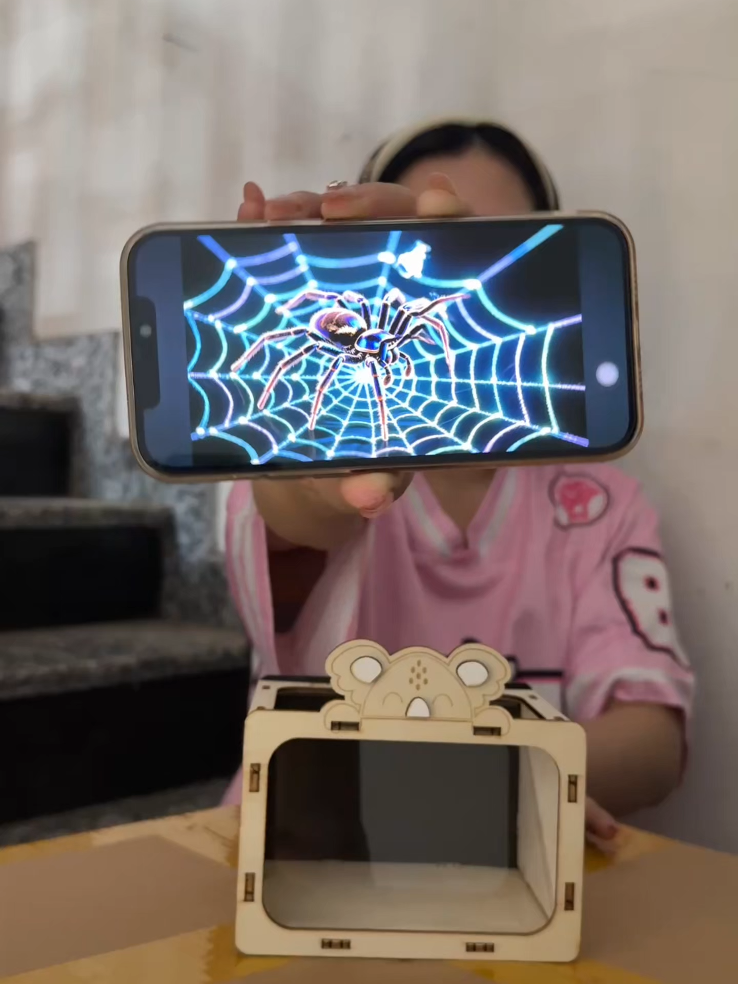 hộp hologram chiếu film 3D, cho bé được khám phá hình 3D trong chiếc hộp siêu dễ thương #cohoaidochoi #dohoichobe #dohoithongminh