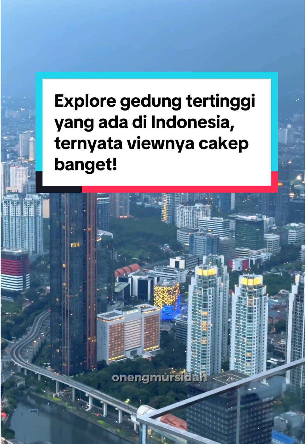 Explore gedung tertinggi yang ada di Indonesia, ternyata viewnya super cakep banget! Selain cityview juga ada immersive, music DJ & keseruan lainnya. Btw karena pulangnya kemaleman aku pesen hotel di aplikasi REDDOORZ, dapet hotel lucu super affordable namanya Reddoorz Plus @ Thamrin, dekat pusat kuliner & transportasi umum. Jangan lupa pake kode promo YUKNGINEP buat dapetin diskon tambahan👌🤗🥳  #redtravelers #bukasemuapintu #reddoorz #gedungtertinggidiindonesia #upninethamrin 