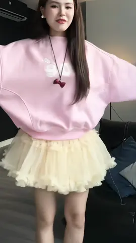 Áo Sweater Nỉ Bông Chữ Thêu Phối Ren Form Boxy Princess ❤️