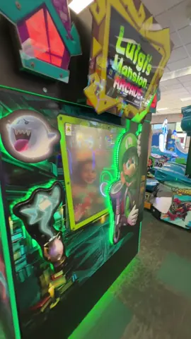 Chucky cheese fun day 🌴