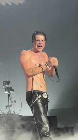 no one could make me hate you#yungblud #idols #yungbludconcert #luxembourg @yungblud 