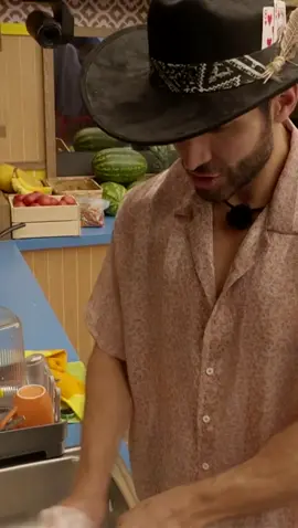 #KikeMayagoitia tiene la sospecha de quien puede aventarlo al ruedo esta noche  Lunes a viernes 9:00 p.m. por azteca uno Domingo La Gala 8:00 p.m. por azteca uno 🌾 #LaGranjaVIP ⁣transmisión 24/7 en #DisneyPlus experiencia completa.