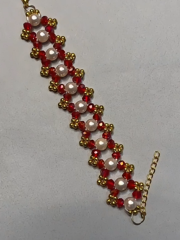 ✨ Convierte tu pasión por la bisutería en un negocio rentable desde casa. Aprende a crear, combinar y vender tus accesorios con estilo. 💎 #BisuteríaCreativa #Emprendedoras #HechoAMano #Accesorios #NegocioDesdeCasa 
