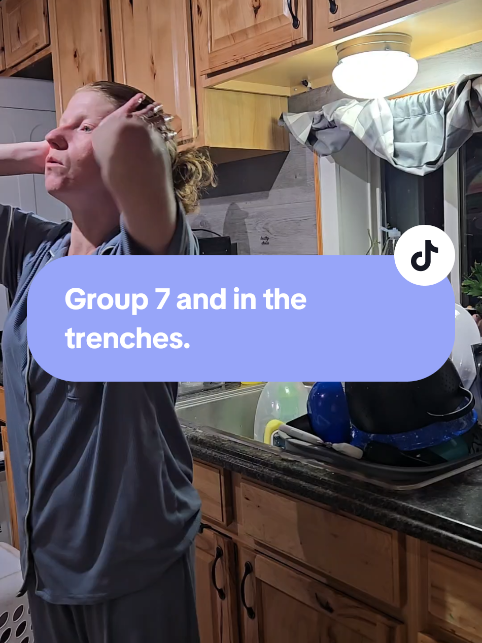 So group 7, where do we meet?! Came back from a hiatus to find out I'm in group 7 and I'm here for it!  #group7 #momof6 