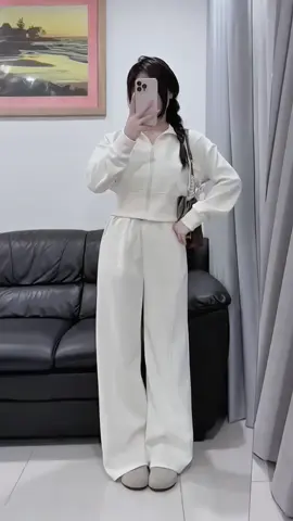 Set Thể Thao Nữ QC màu BE KEM #setthethaonu #setdoxinh #thoitrangnu #xuhuongtiktok 