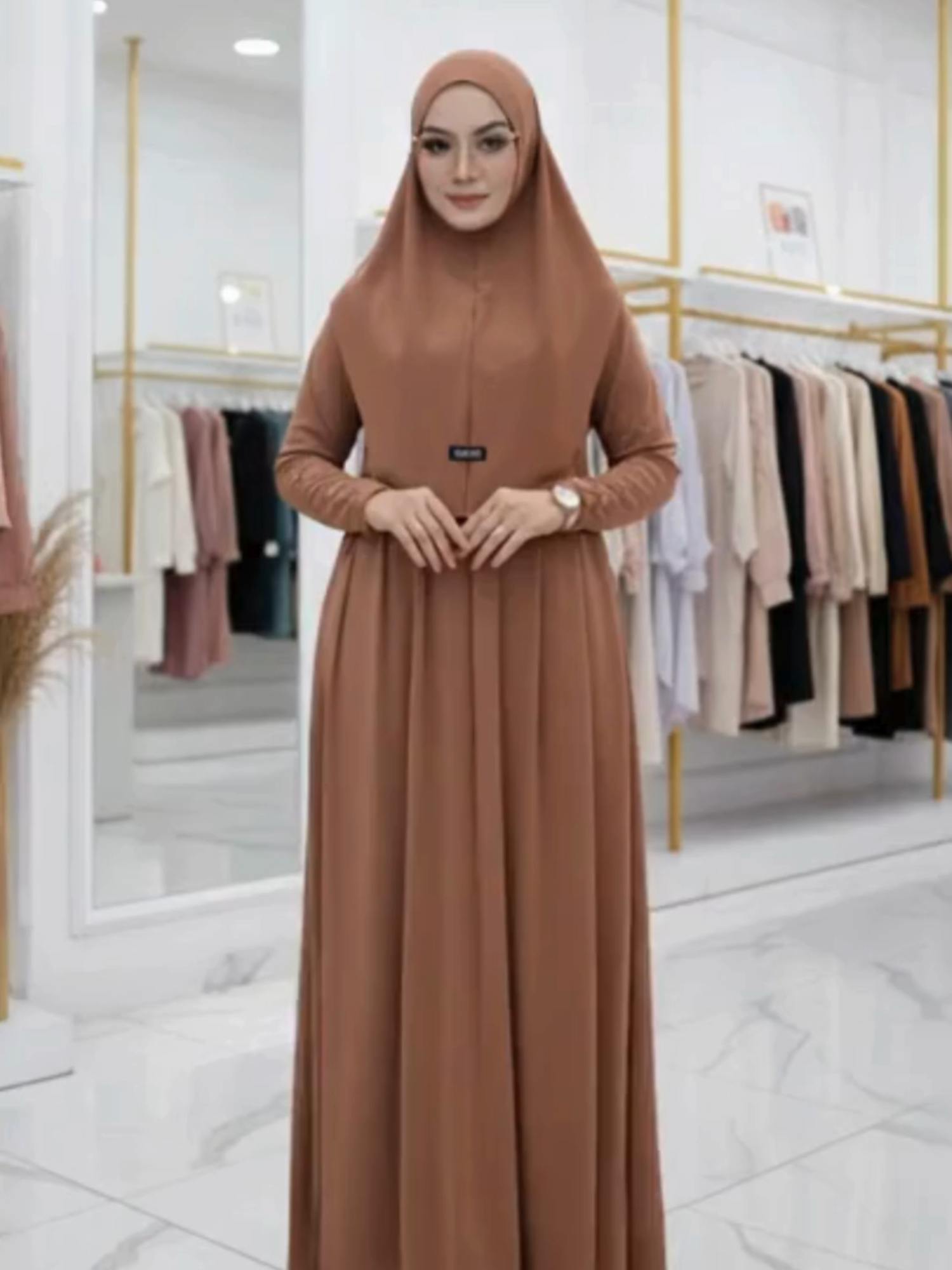 Set Gamis Dress Innara Abaya Arab Syari Wanita Muslim Mewah 2025 MAU GAMIS SYAR’I YANG TETAP TERLIHAT MEWAH & BERKELAS? ✨ Innara Abaya ini hadir dengan desain elegan, jatuhnya cantik dan nyaman dipakai seharian. Sudah termasuk jilbab, jadi tinggal pakai langsung syar’i dan anggun 😍 Harga tetap ramah kantong tapi look-nya premium — buruan checkout sebelum sold out! #GamisSyariPremium #AbayaTerbaru2025 #GamisSetHijabMewah #BusanaMuslimahElegan #FashionHijabViral
