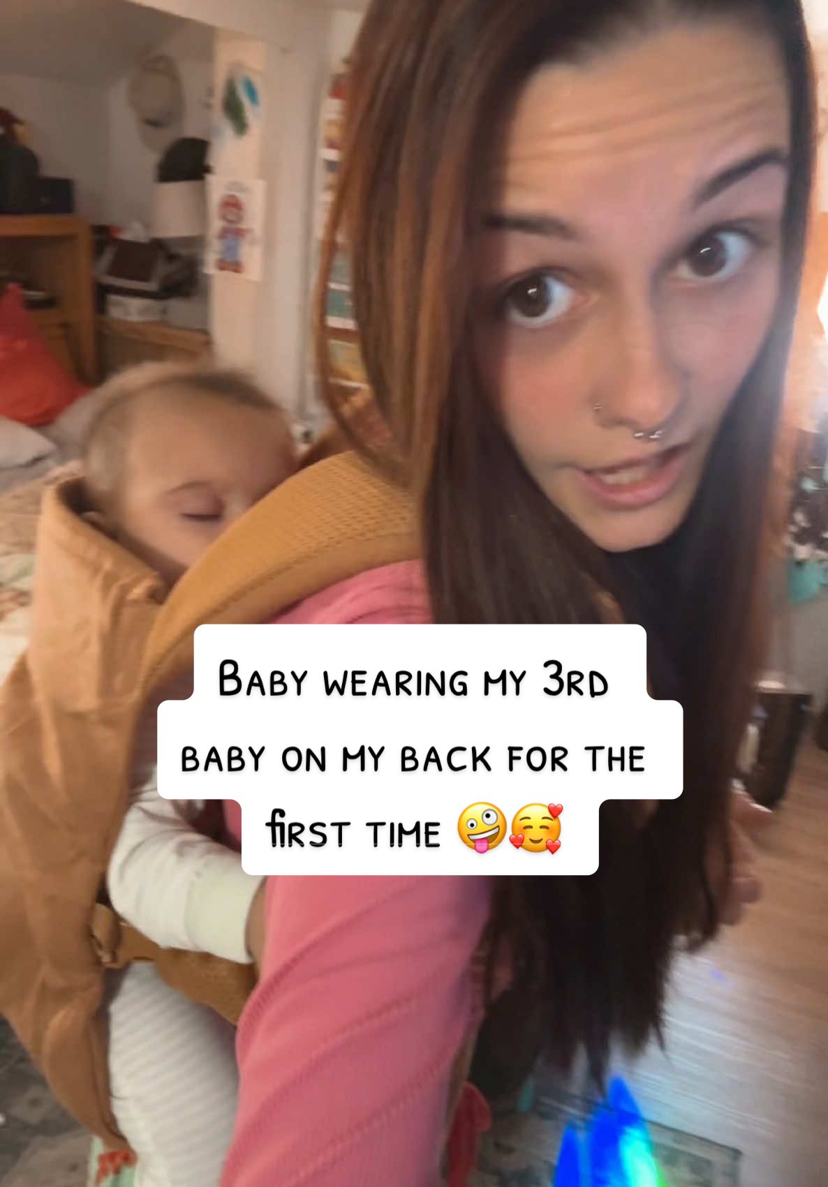 I’m gonna have this down by the end of the week 😛😂 imma make sure the Wildbird isn’t inside out next time for one 🫠🤣& also *make sure you always double check your instructions if you’re unsure!! Every carrier is different, & it’s very important to make sure you are wearing your baby properly for safety & development* #MomsofTikTok #postpartum #babywearing #momlife #youngmom  motherhood  wildbird  5monthold  daughter  babycarrier 