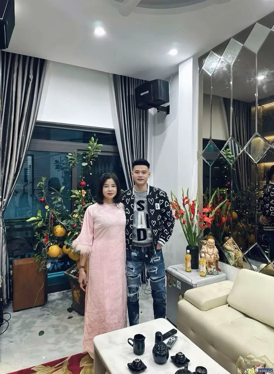 KHÔNG KHÍ LẠNH TRÀN VỀ THẬT RỒI AE 🏆🏆🏆 👉Bomber DOLCE & GABBANA hoạ tiết Trái tim ❤️. Đơn giản nhưng rất nổi bật 👉Hàng sẵn Size : 44/46/48/50 #xuhuongtiktok #xuhuong #xuhuong2025 #xyzabc #xhhhhhhhhhhhhhhhhhhhhhhh 