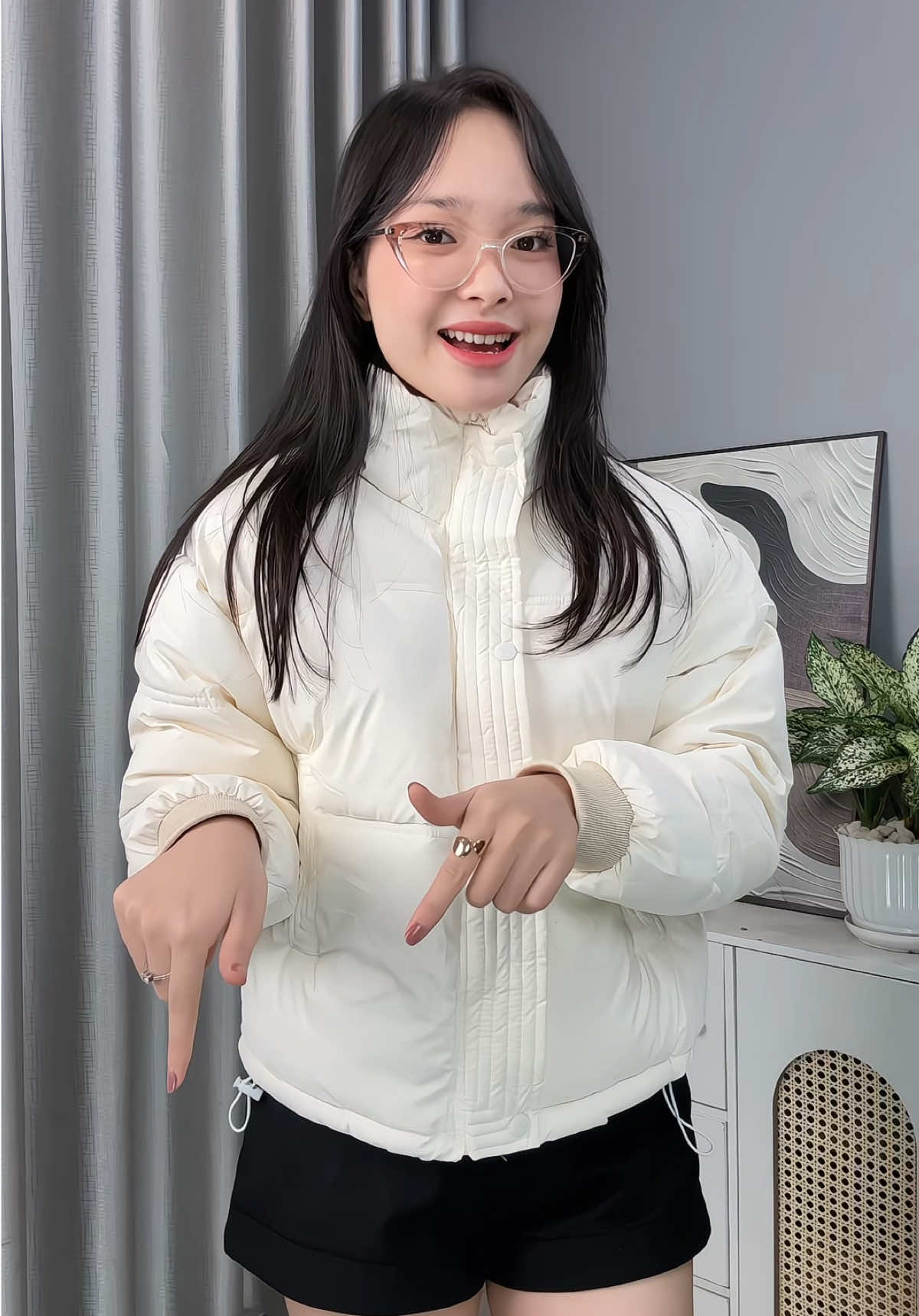 Áo khoác phao đẹp dã man ce ơi #hiennguyen666666 #thoitrangnu #aokhoacphao #aokhoacnu #xuhuong 