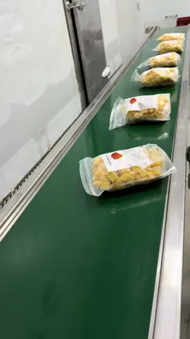 Xoài cấp đông #xoaikeovang #xoaikeo #xuatkhaunongsanvietnam frozen mango#xoai 냉동 망고#xoaikeovang 