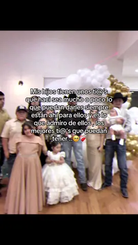 Siempre an estado en cada parto mio , cada cumpleaños nunca les faltan los regalos a mis niños y eso es algo que siempre les agradeceré por ver a mis hijos como los de ellos 🥺♥️🙏🏻  #fyp #parati #familia #uncles #aunts #familytime #mom 