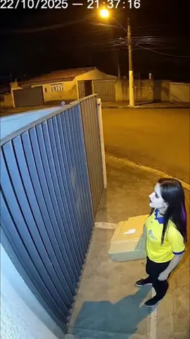 E meu cachorro que ataco a mulher do mercado livre, pqp... #marketingdigital,#flowers,#riqueza 