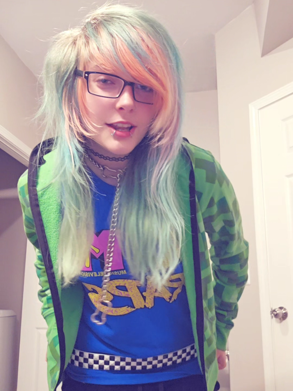 100 kisses for u [he/him] #emoboy #femboy #emo #emotok #scenemo 