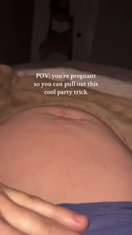 send this to the girl with the list 😂👀🤰🏼 just kidding hahaha as long as i don’t use my abdominal muscles, my belly looks like a normal pregnant belly haha! anyone else experience this during their pregnancy? #diastasisrecti #pregnant #28weekspregnant #pregnancyjourney #pregnantlife 