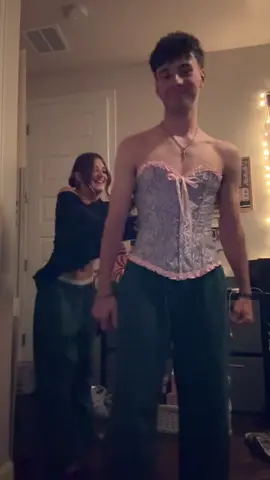 9 inch waist over here @Tavian Haack 