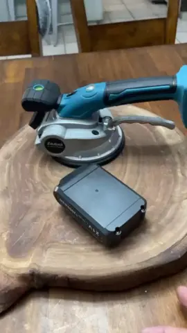 PASANG UBIN SAMPE TANGAN KRAM DAN UBIN KOPONG? Gws Bestie! 🥲 ​#TileVibrator ​#AlatPasangUbin ​#TukangKeramik #sipalingaffiliate  #modalkontendoang 