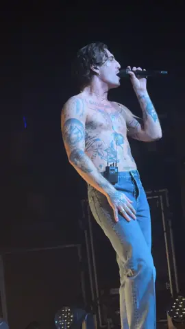 why is this video 20 hours long. cinnamon is my favourite child damiano david everyone 🤭 #damianodavid #dovecameron #maneskin #damianodavidsydney #fyp damiano david live in sydney 2025