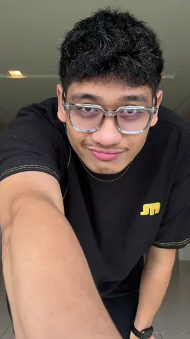 Fav spot to do some fitcheck👌🏼 #fitcheck #fashiontiktok #basicoutfit 