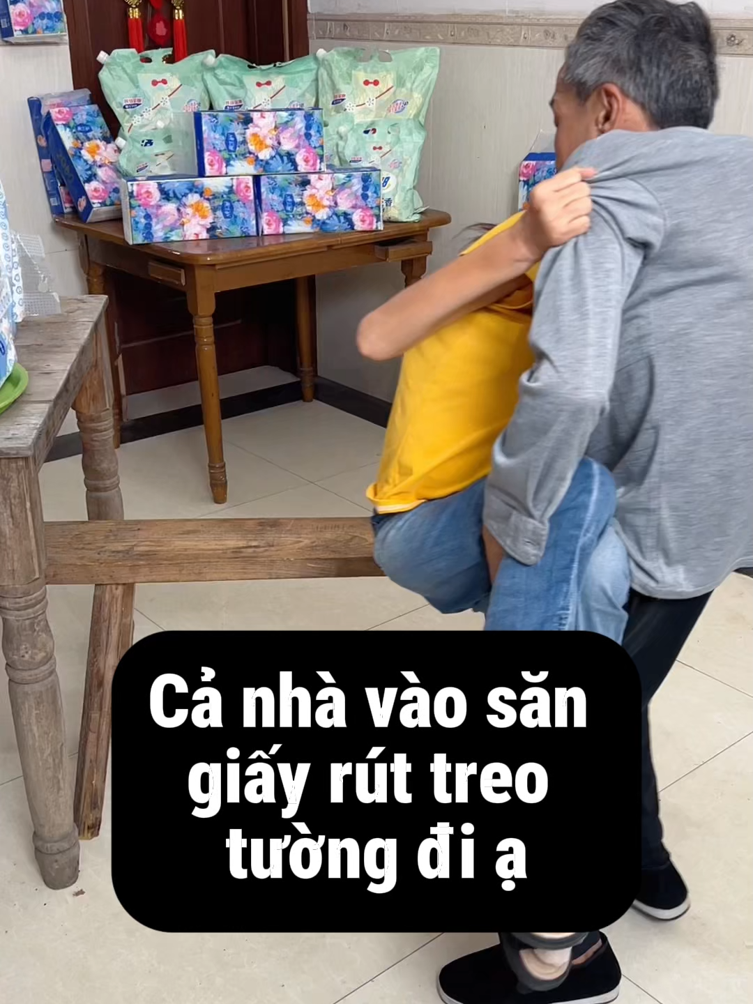 vợ chồng em nay có combo 10 bịch giấy rút treo tường hơn 100 thôi ạ #xuhuong #xuonghuongtiktok