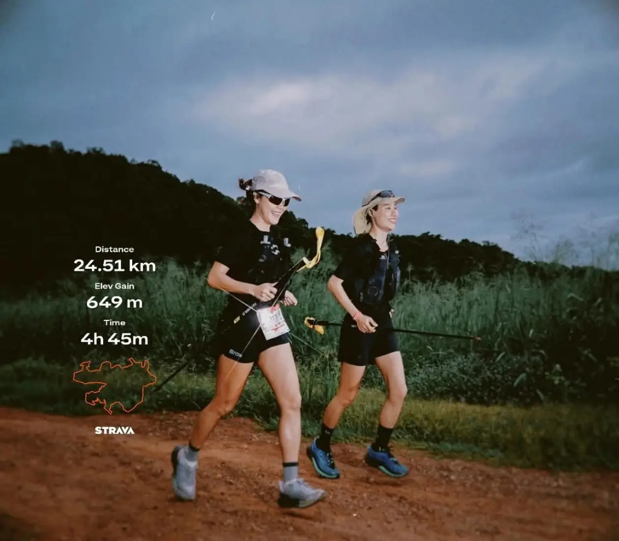 ไม่เป็นไรเลย ที่ตอนนี้คุณยังวิ่งได้ไม่ไกล ไม่เป็นไรเลย ที่ต้องหยุดพักกลางทาง ไม่เป็นไรเลย ที่วันนี้คุณยังหายใจแรงกว่าคนอื่น . เพราะทุกคนที่เคยวิ่งได้ไกล... ก็เคยเริ่มจาก “ก้าวแรกที่กลัวจะไม่ไหว” เหมือนกัน . การวิ่งไม่ใช่การแข่งขันกับใคร แต่มันคือบทสนทนาระหว่าง “คุณกับตัวเอง” ในทุกจังหวะลมหายใจ ทุกก้าวที่เท้าสัมผัสพื้น คุณกำลังพิสูจน์ว่า... คุณเลือก “ลุกขึ้นมาทำ”  แทนที่จะปล่อยให้ความกลัวชนะ . ไม่ต้องวิ่งให้เร็ว ไม่ต้องวิ่งให้เหมือนใคร แค่วิ่งในจังหวะของคุณเอง และยิ้มให้กับตัวเองในวันที่เหนื่อย  เพราะนั่นแหละ “คือชัยชนะเล็กๆ” ที่มีค่าที่สุด สักวันหนึ่ง คุณจะมองย้อนกลับมา แล้วขอบคุณตัวเองในวันนี้ ที่ไม่ยอมแพ้ตั้งแต่ยังไม่เริ่ม  #วิ่งเทรล #เดินป่า #ออกกําลังกาย #พัฒนาตัวเอง #อุปกรณ์วิ่งเทรล 