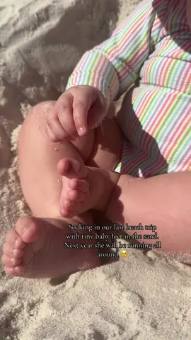 My last baby 😭 #beachbaby #tinytoes #babygirl #sandytoes #beach 