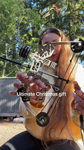 Comes all ready to go with 8 arrows #fyp #TikTokShop #hunting #bow #archery 