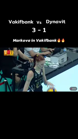 In this game, Markova continued to score very well. ยังคงเป็น Markovaที่ทำแต้มอยู่ บอลเสิร์ฟอาจจะยังไม่เข้าที่ 💛🖤🔥🔥 #markova #marinamarkova #vakifbank #vakifbanksporkulübü💛🖤 