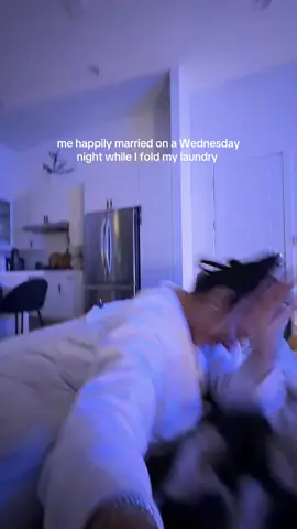 This song does something to me @BILLIE EILISH  #billieielish #normalnightathome #happilymarried #happierthanever #foldinglaundry 